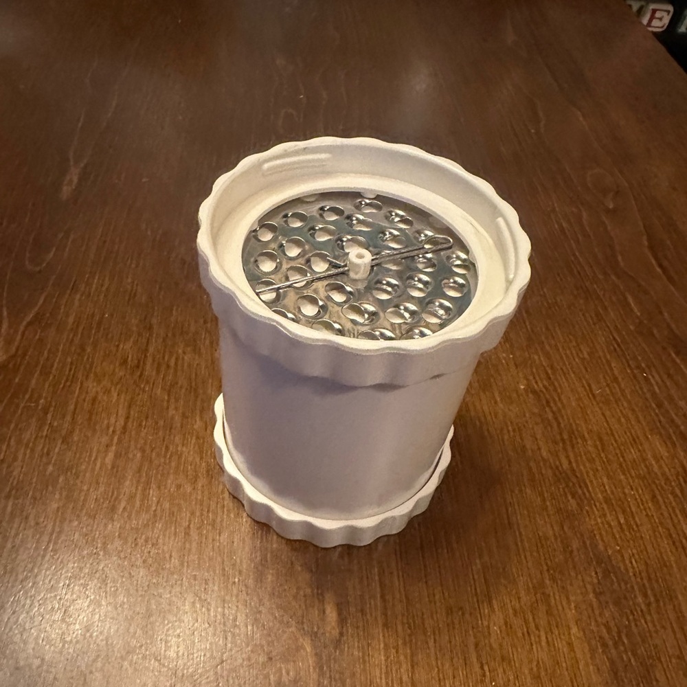Vintage Kitchen Food Grater Twist Multi
Use Shredder